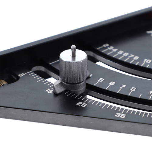 Règle de traçage pour menuiserie.