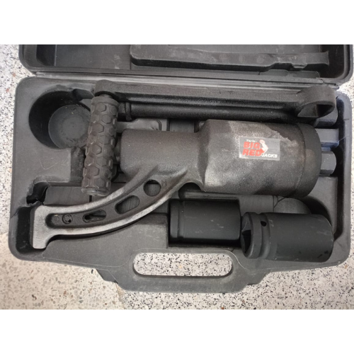 مفتاح مضاعف العزم اليدوي لتفكيك وشد براغي العجلات